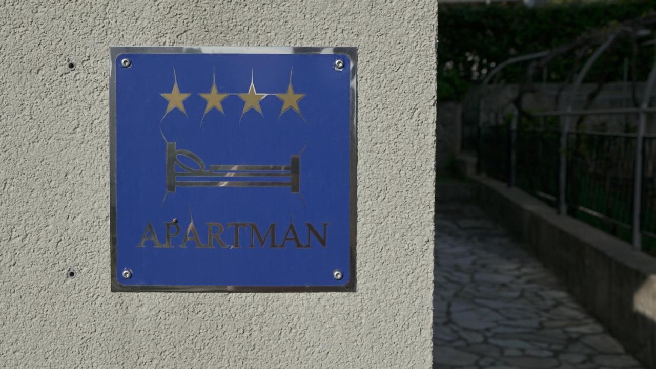 Apartments Bestak Krk Town Luaran gambar