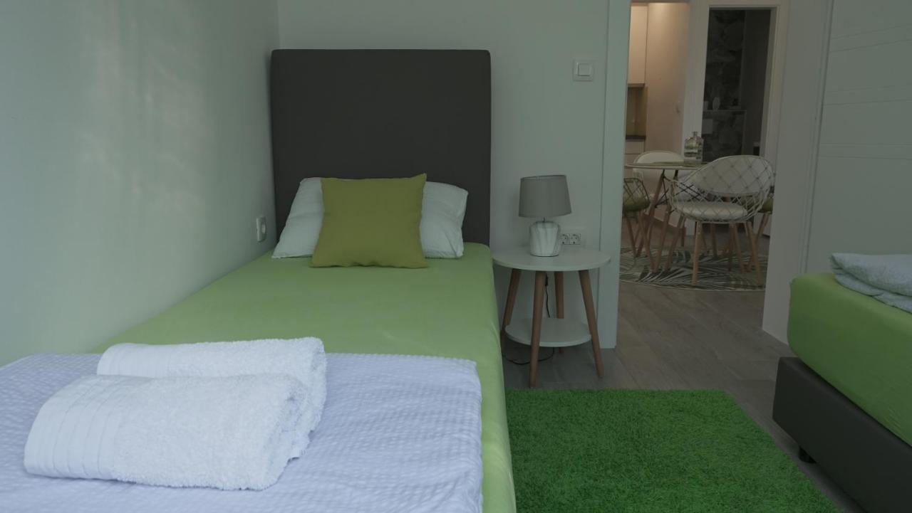 Apartments Bestak Krk Town Luaran gambar
