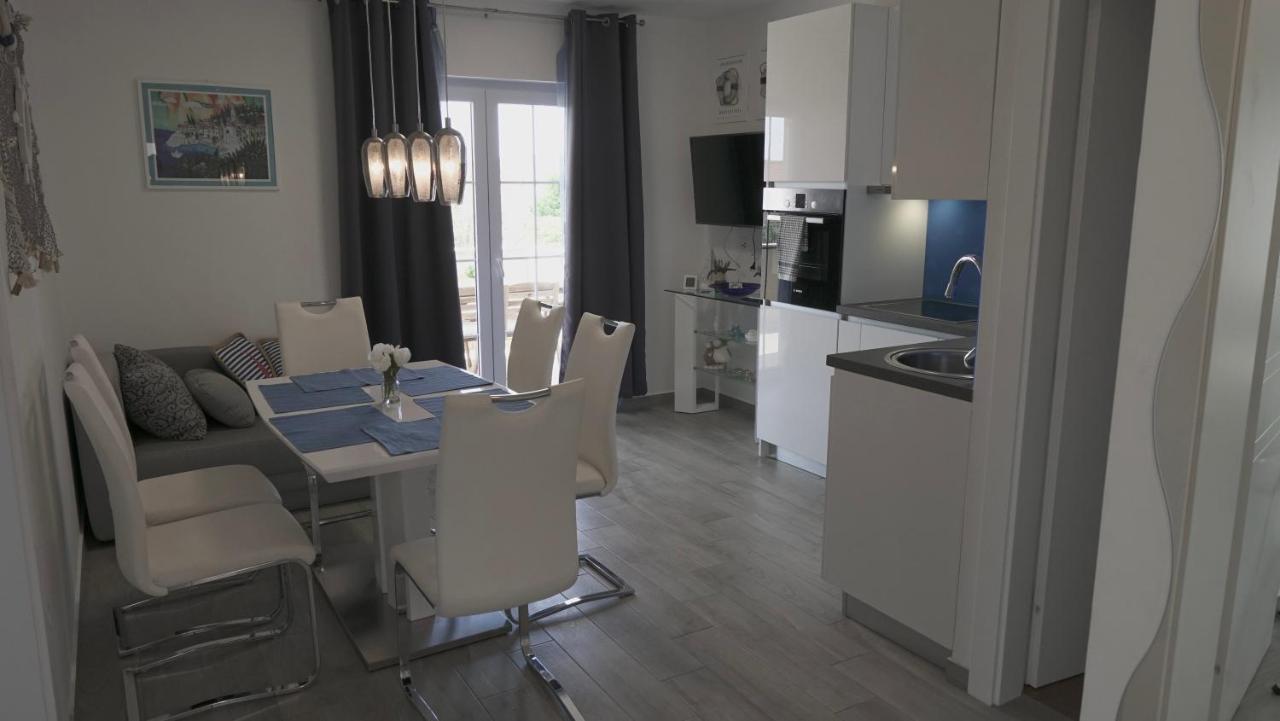 Apartments Bestak Krk Town Luaran gambar