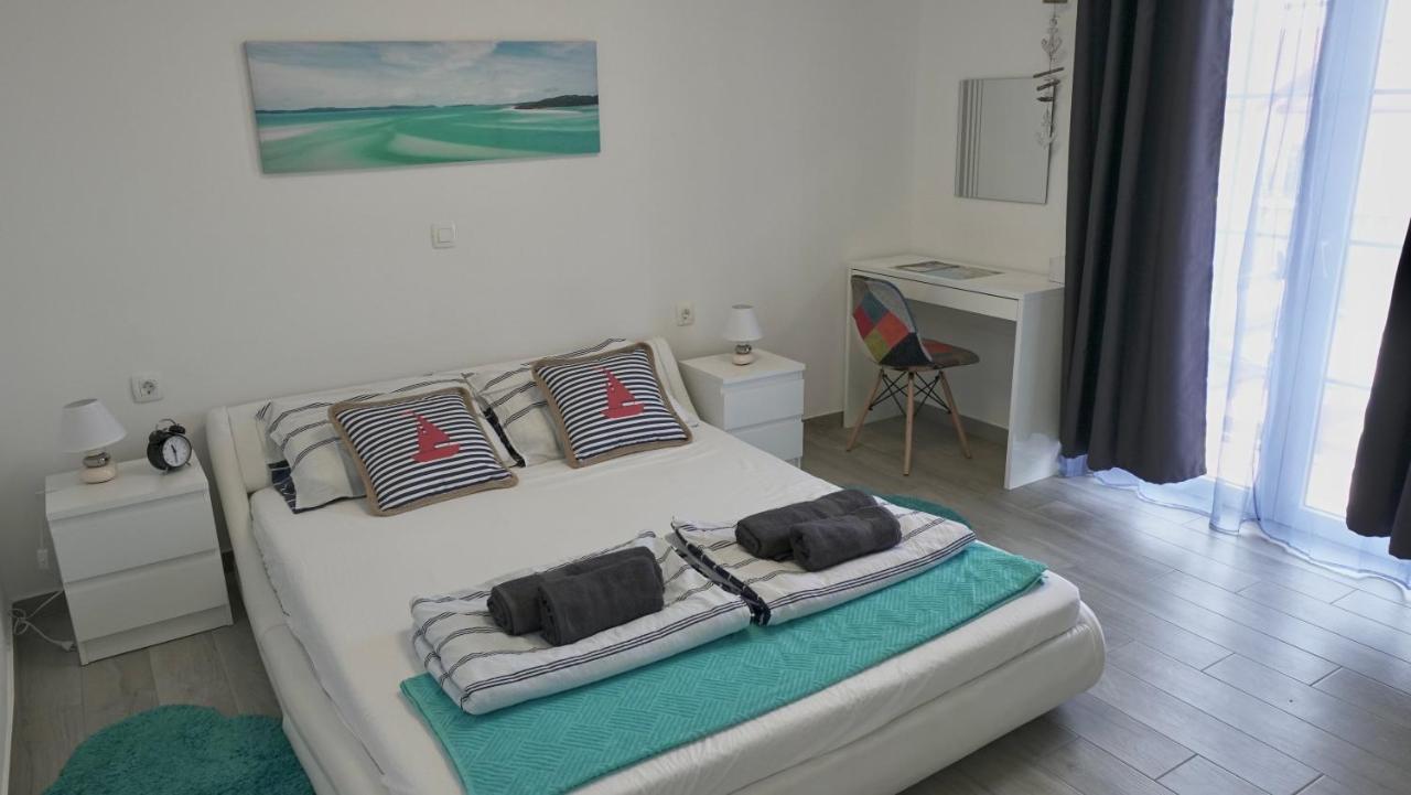 Apartments Bestak Krk Town Luaran gambar