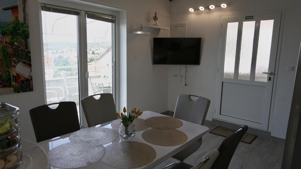 Apartments Bestak Krk Town Luaran gambar