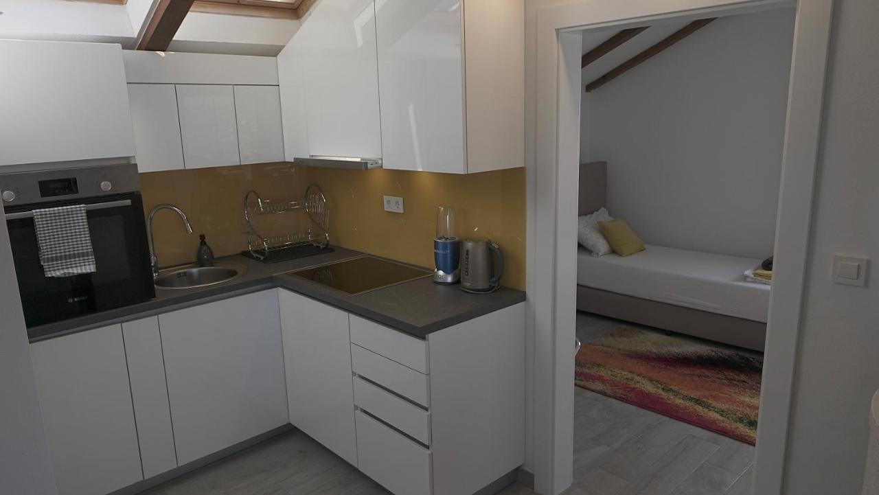 Apartments Bestak Krk Town Luaran gambar
