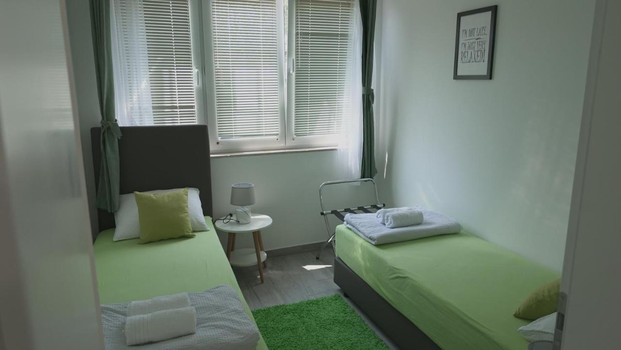 Apartments Bestak Krk Town Luaran gambar