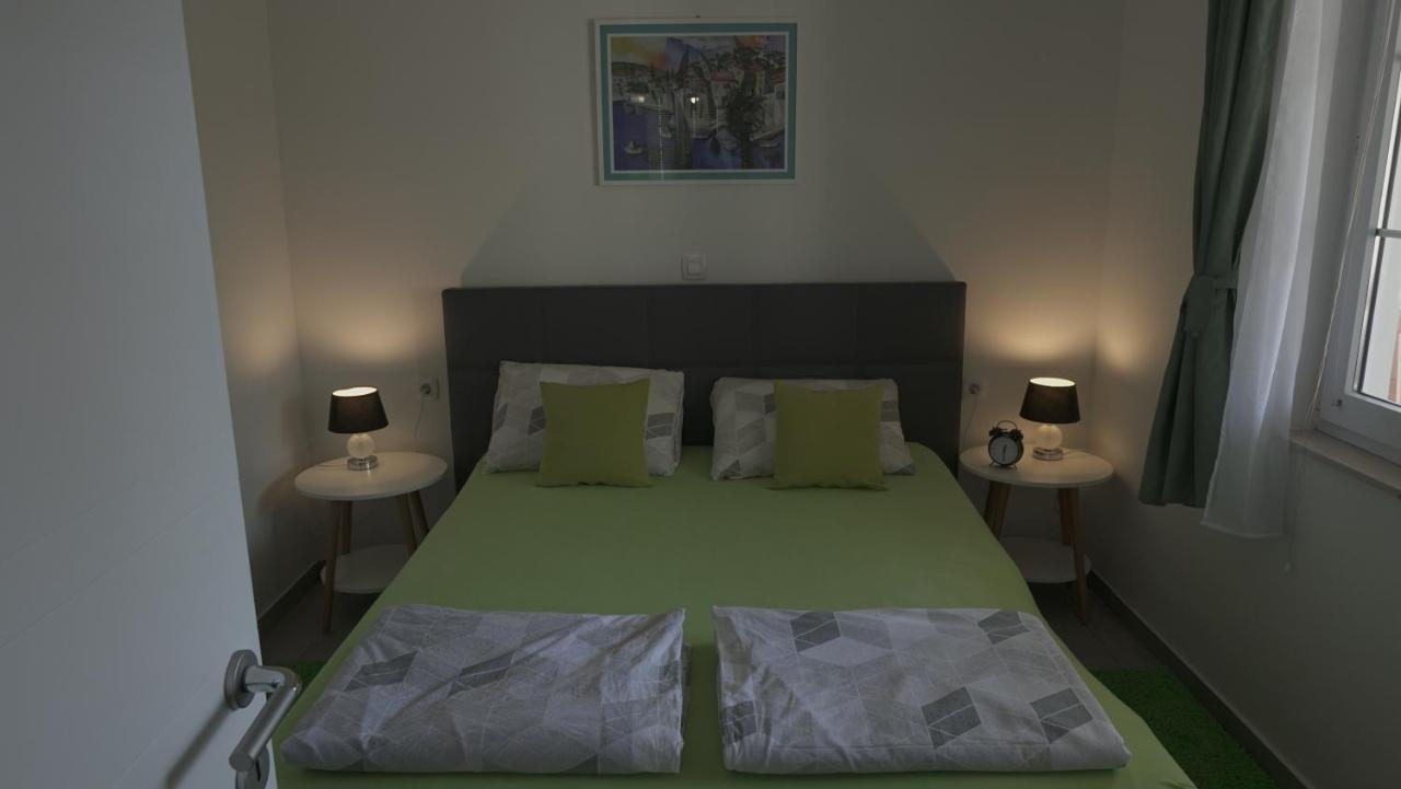 Apartments Bestak Krk Town Luaran gambar